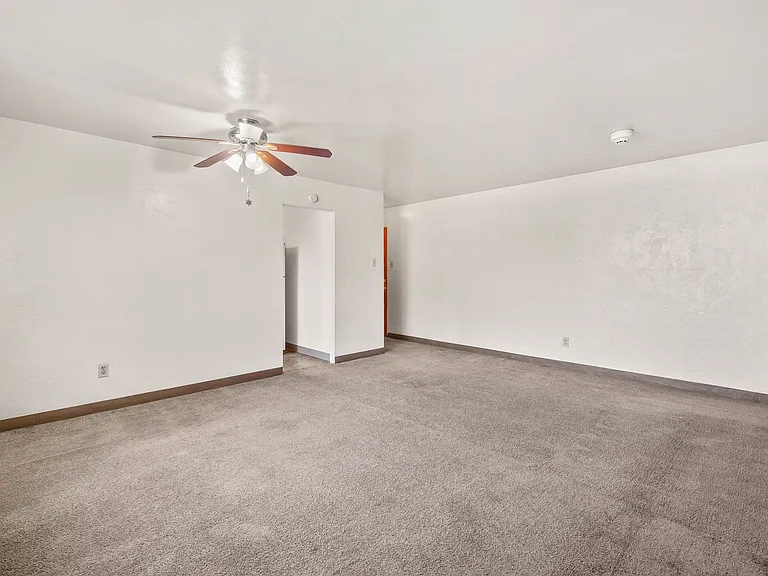 2117 Brownsville Road — Photo 11