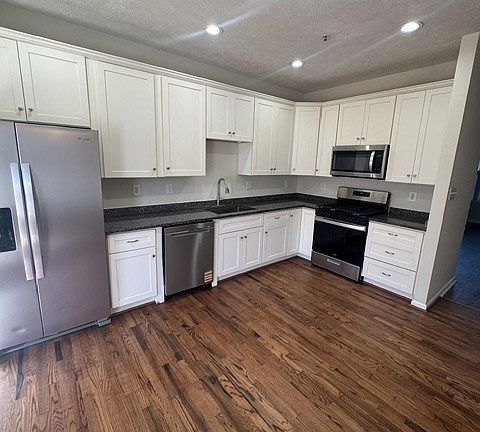 4th image of 842 Lowe Rd #1