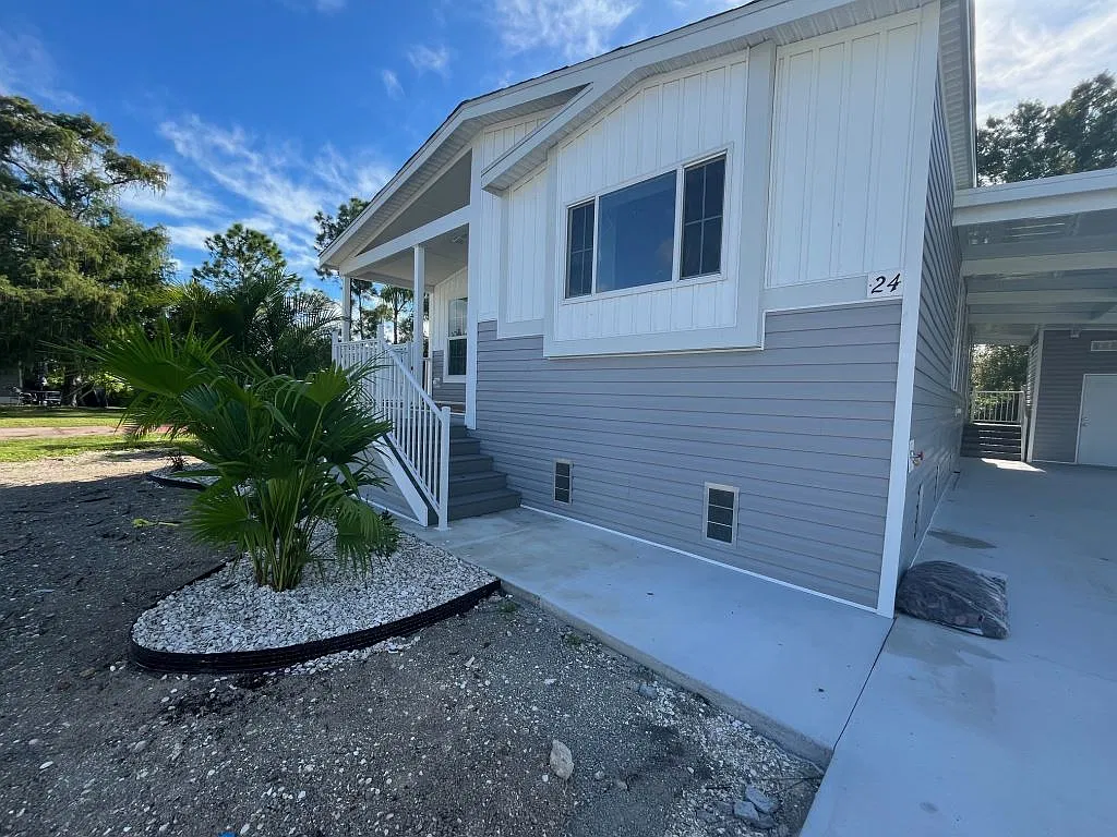 3 bed, 2.0 bath, 1356 sqft, $1,499 — Photo 1