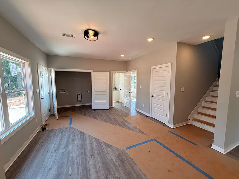 815 Whitehall Rd — Photo 4
