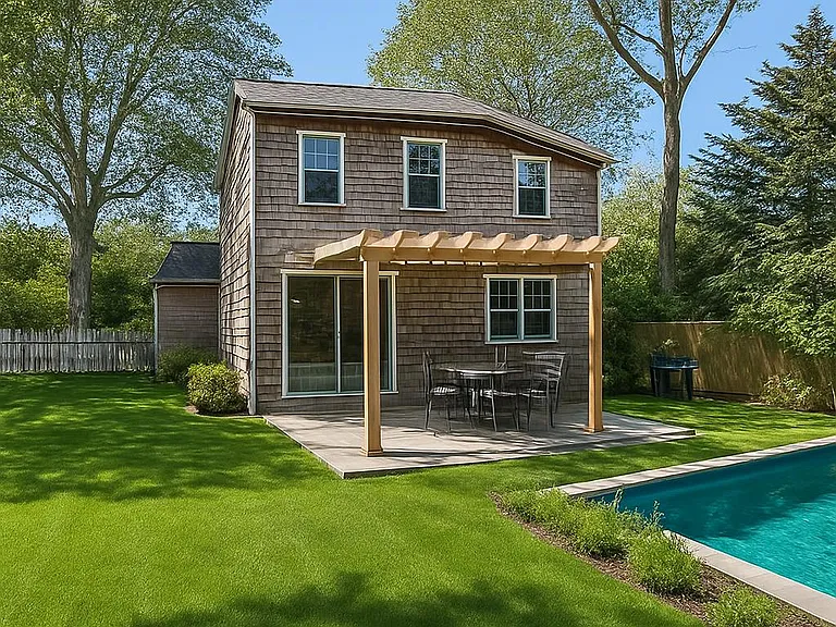 212 Lumber Ln — Photo 2