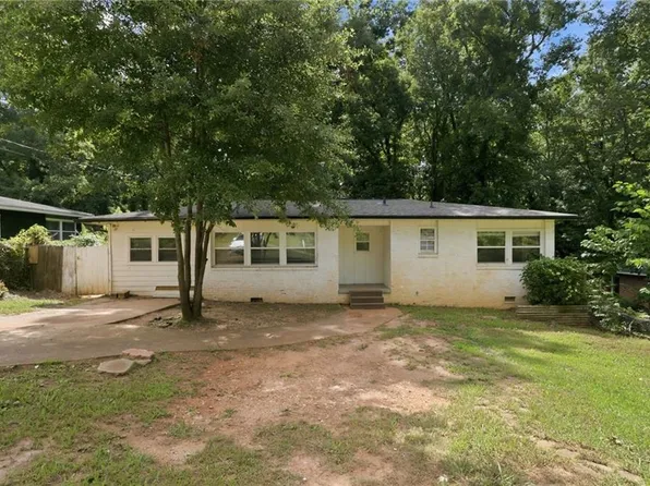 6135 Holiday Blvd, Forest Park, GA 30297
