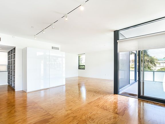 5th image of 2220 4th St #A