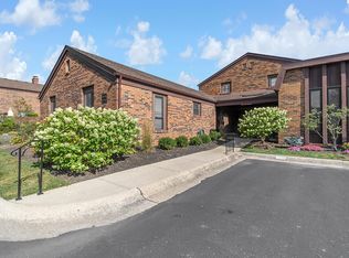 4240 Chaucer Ln, Columbus, OH 43220