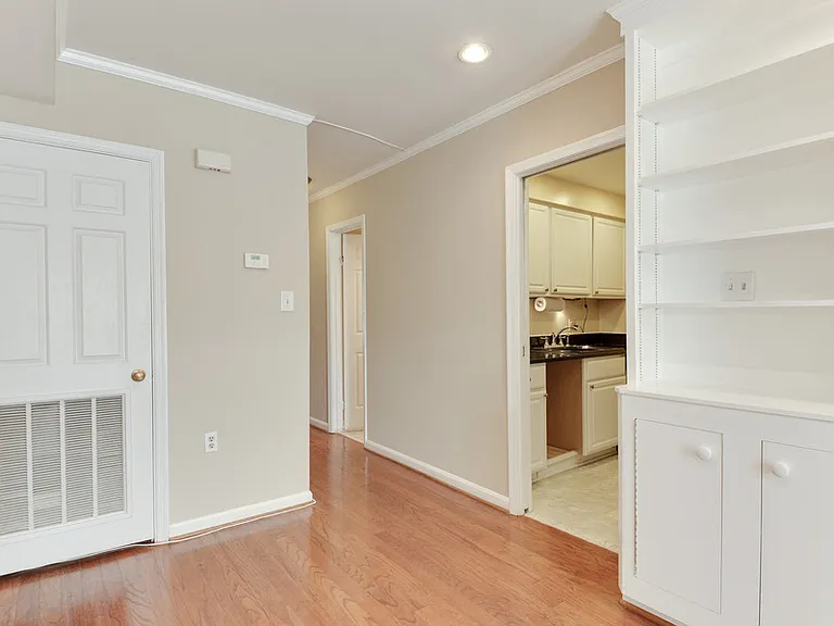 30 15th St NE #30 — Photo 5