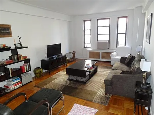 Rented by Fenwick Keats Real Estate | media 18