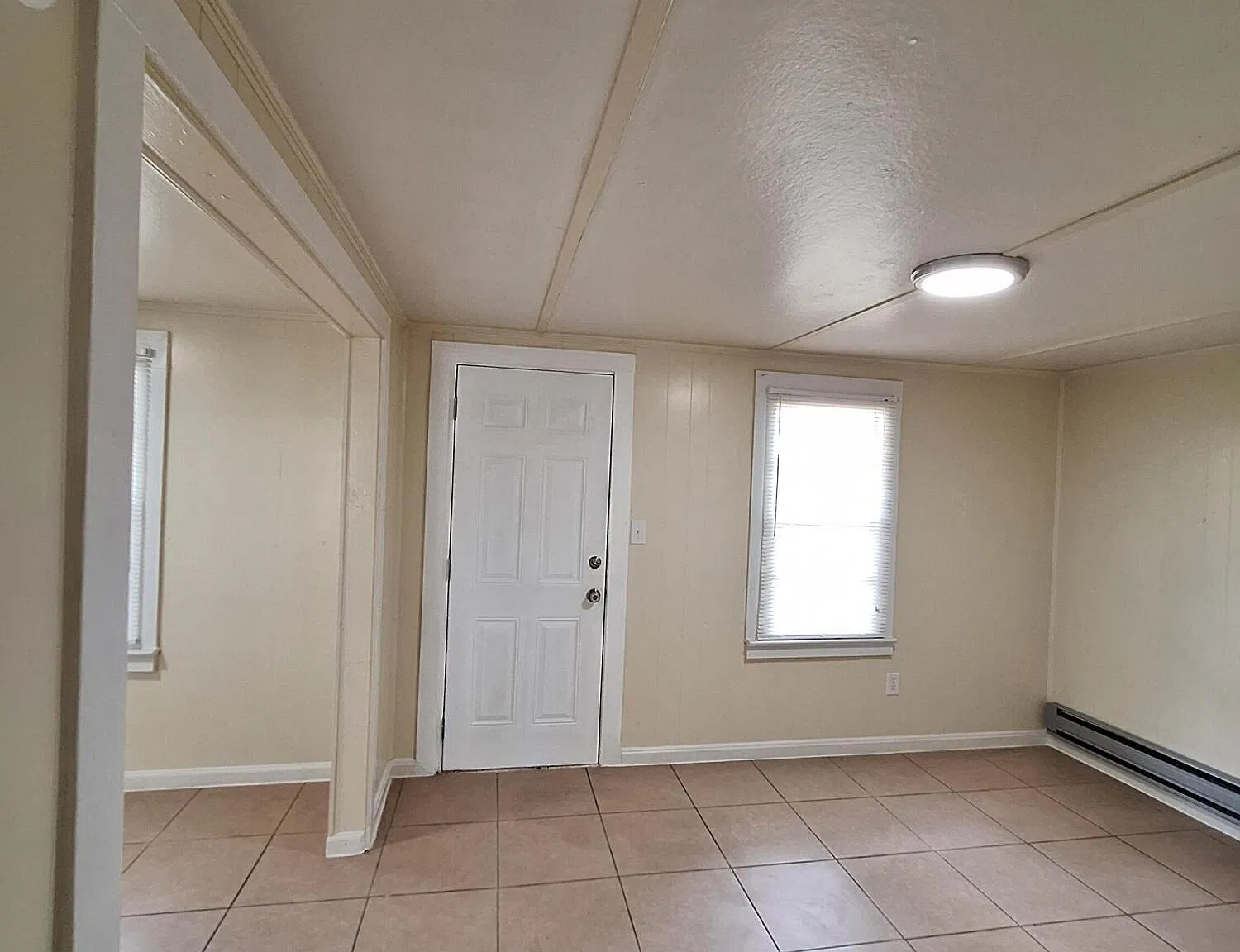 2 bed, 1.0 bath, 736 sqft, $1,000 — Photo 4