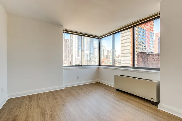 Rented by Greystar | media 6