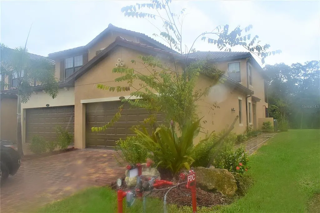3 bed, 2.0 bath, 1741 sqft, $5,500 — Photo 2