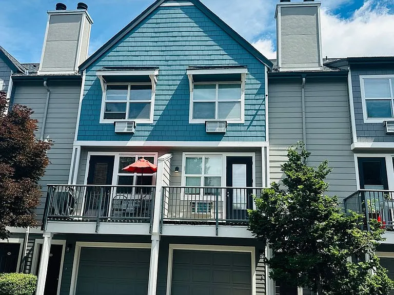1712 SE Halyard Ln — Photo 1