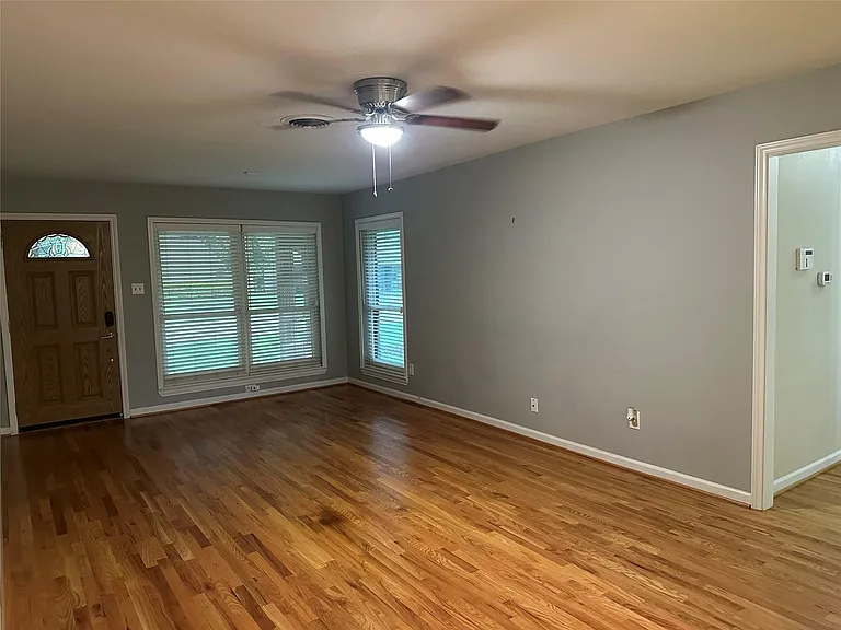 3815 Gardendale Dr — Photo 10