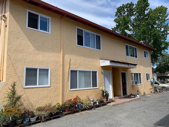 1st image of 1583 Quebec Ct