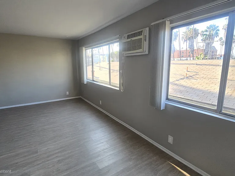 510 S Mariposa Ave #303 — Photo 6