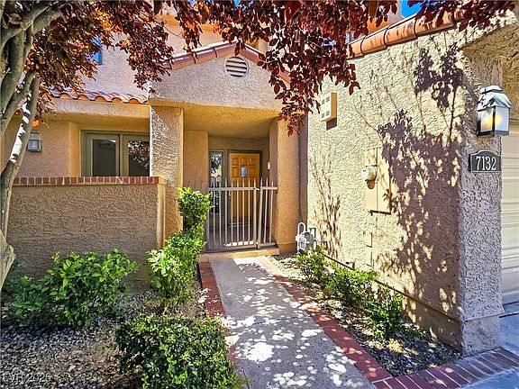 3rd image of 7132 Mission Hills Dr