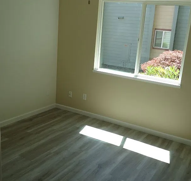 Glenview West Apartments — Photo 54