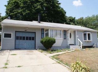 230 Hilltop Dr, Brentwood, NY 11717