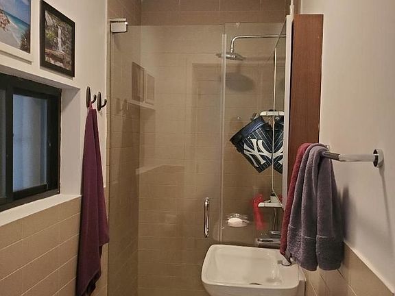 3rd image of 164 E 112th St #1AA