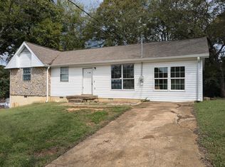 300 Leesa Ann Ct, Hermitage, TN 37076