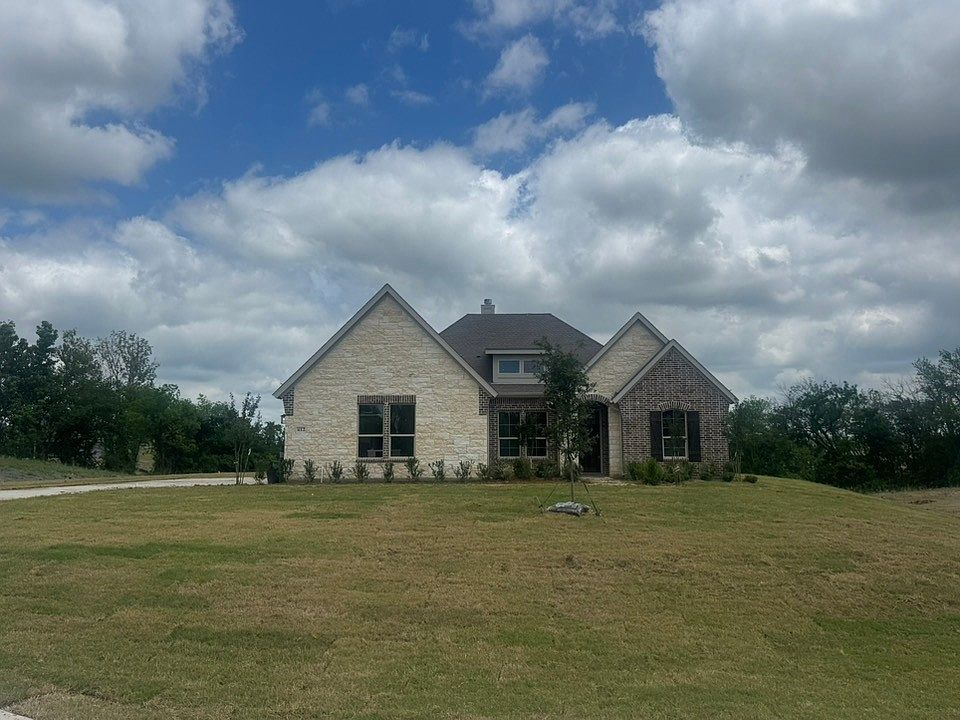 1st image of 412 Indian Creek Rd