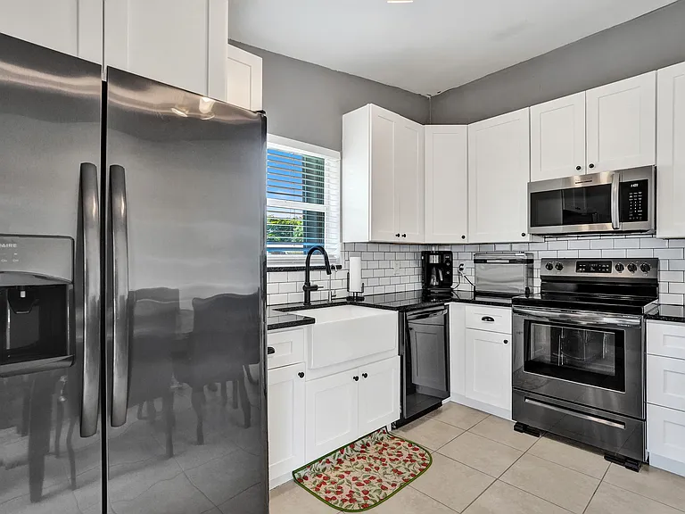 6601 SW 5th St — Photo 5