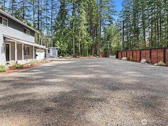 3rd image of 5571 SE Nelson Road
