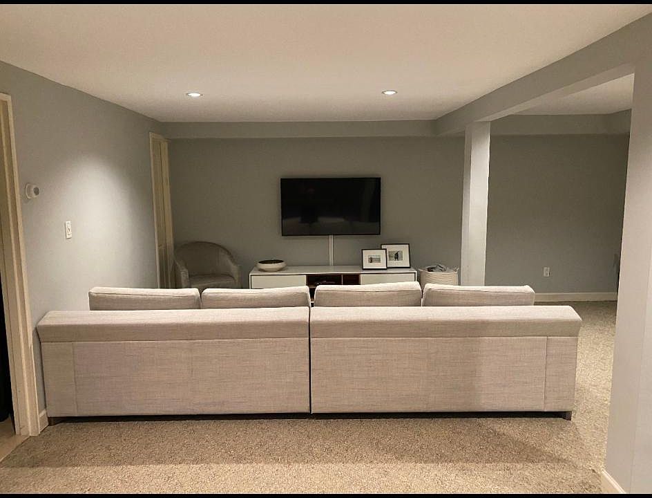2nd image of 21 Oak St #B