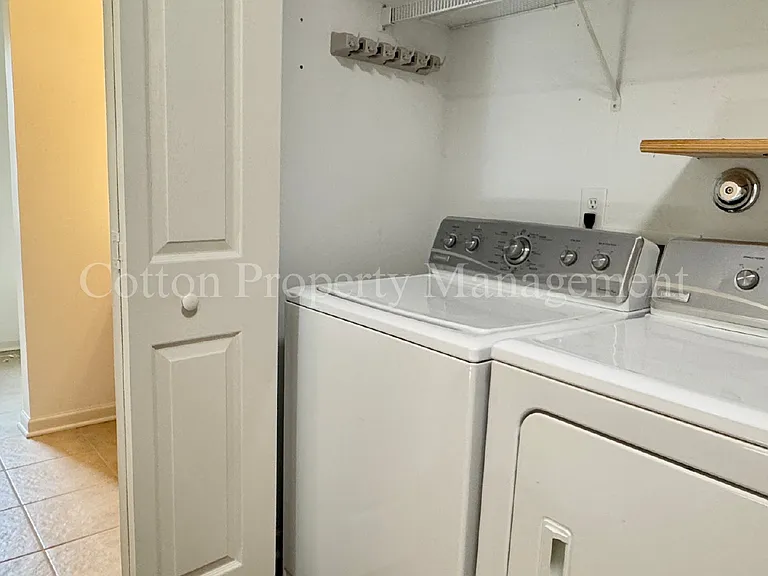 5138 Greenville Loop Rd #D — Photo 17