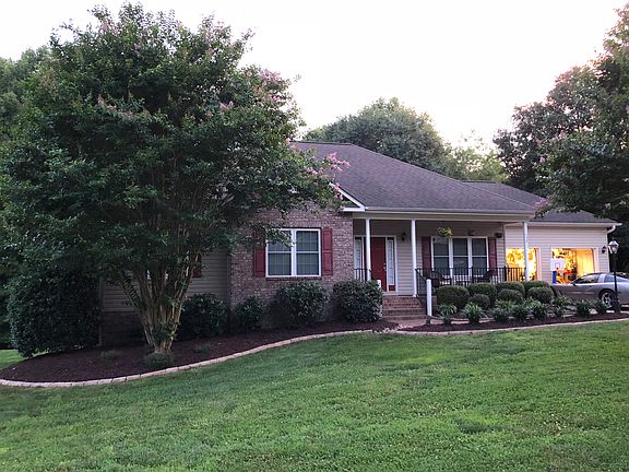 2nd image of 152 Foy Ln