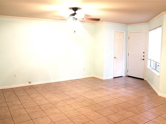 5th image of 106-501 W 26th St #106