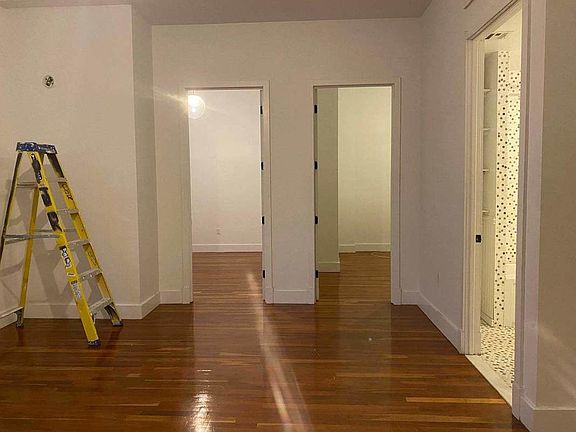 5th image of 180 Bainbridge St APT 102