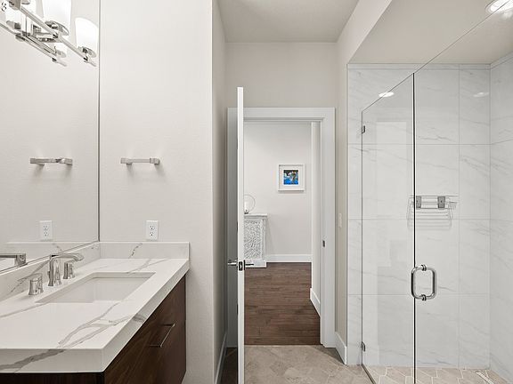 4th image of 12879 SW Parkdale Ave