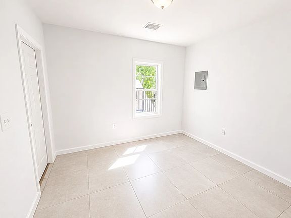 5th image of 37 Seymour Ave Floor 3
