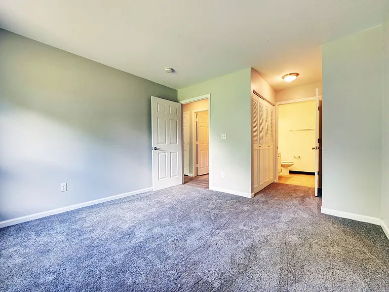 Boulder Pointe Apartments — Photo 21