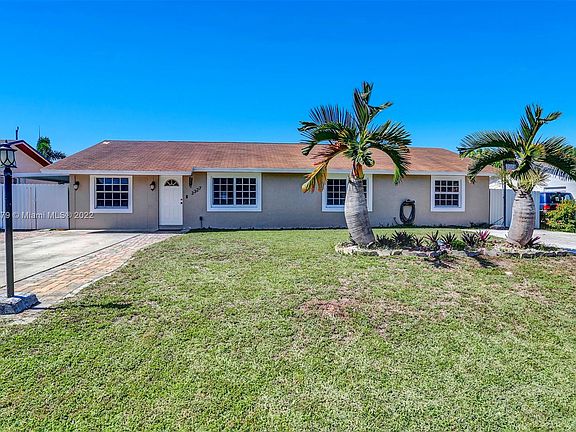 4th image of 3327 Artesian Dr