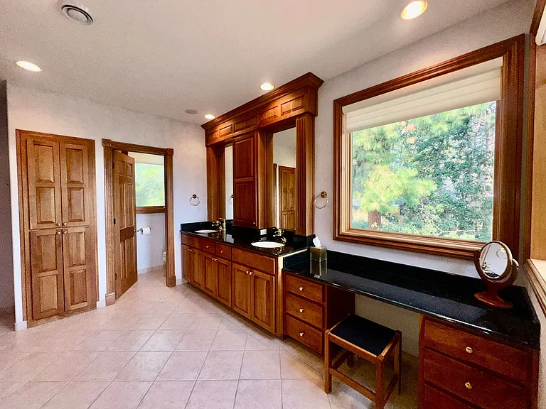 11707 Kestrel Rd — Photo 39