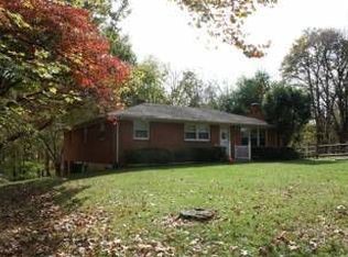 558 Pine Dr, Lynchburg, VA 24503
