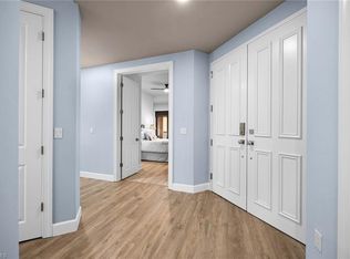 10620 Gulf Shore Dr APT 203, Naples, FL 34108