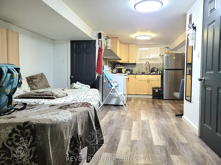 5675 Peer St — Photo 3