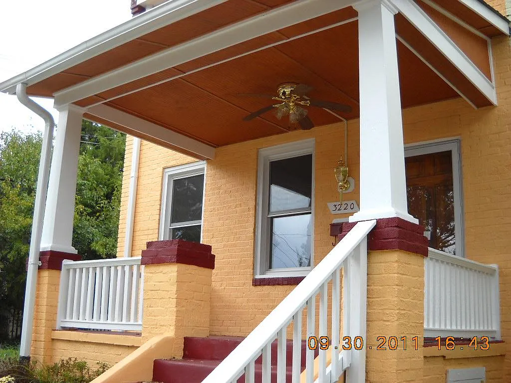 2 bed, 1.5 bath, 1500 sqft, $2,400 — Photo 2