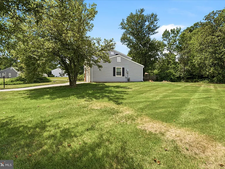 1205 Windermere Ct — Photo 35
