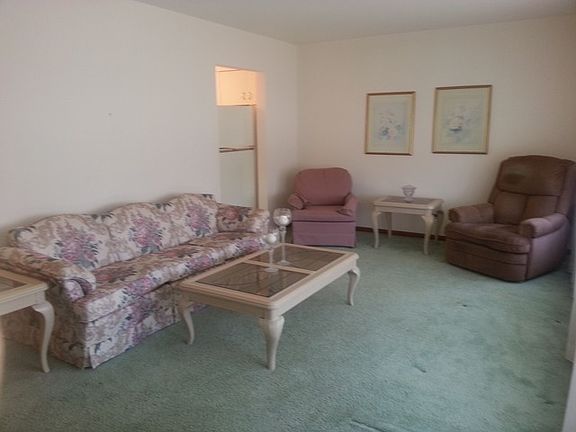 3rd image of 4626 Grace St