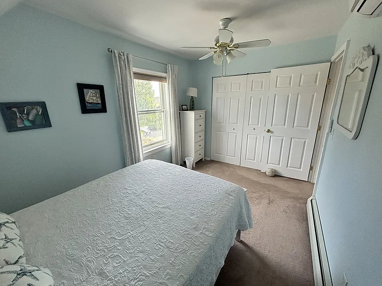 Second Bedroom- Full Bed