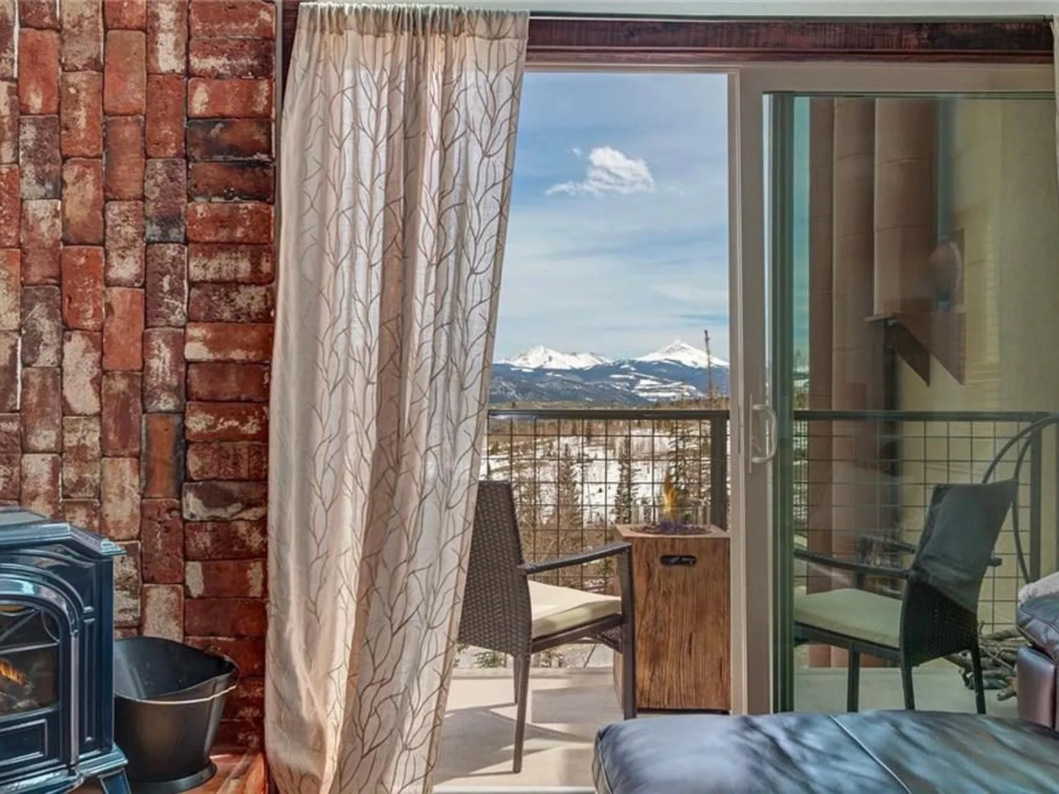 2 bed, 880 sqft, $2,950 — Photo 3