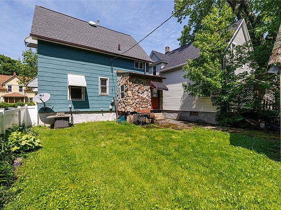3rd image of 283 Breck St