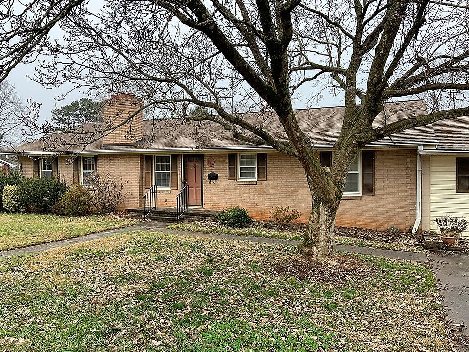 1st image of 829 Kenwick Dr