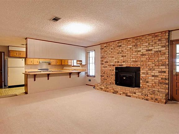 3rd image of 5807 Somerset Dr