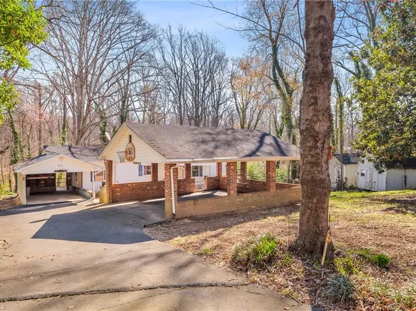 3825 Old Hollow Rd, Kernersville, NC 27284