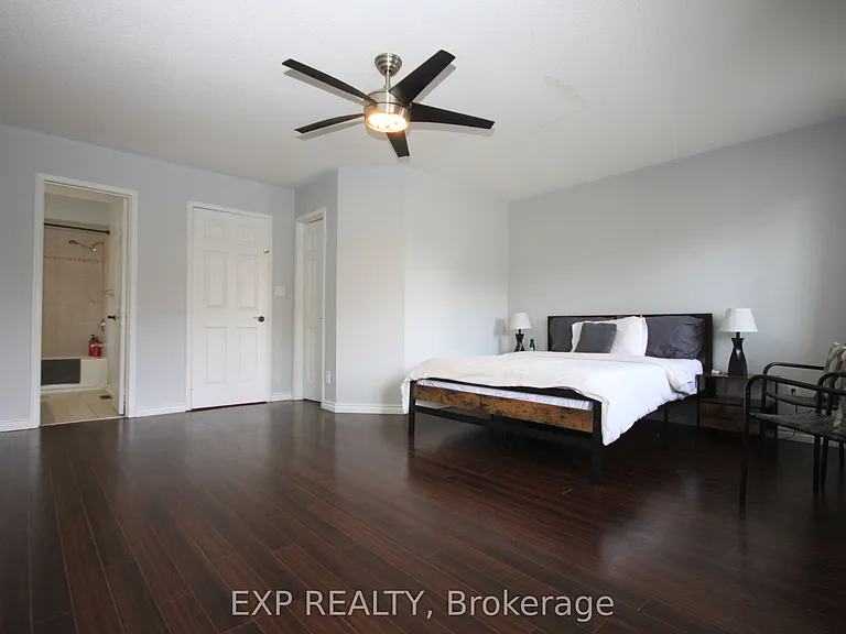 1318 Mowat Ln — Photo 17