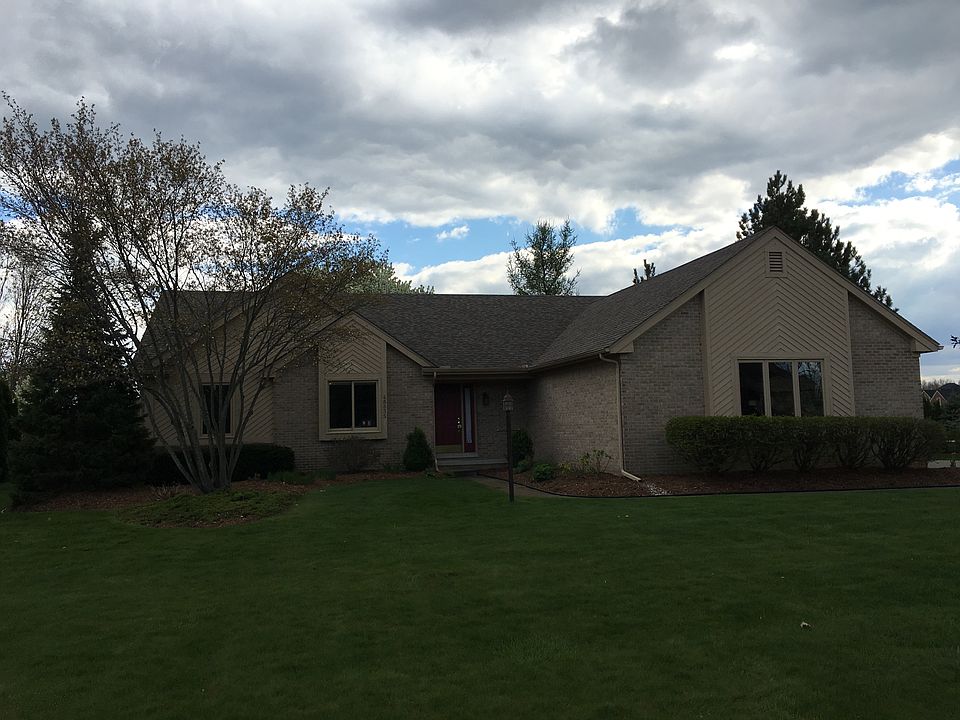 2nd image of 48835 Thornbury Dr