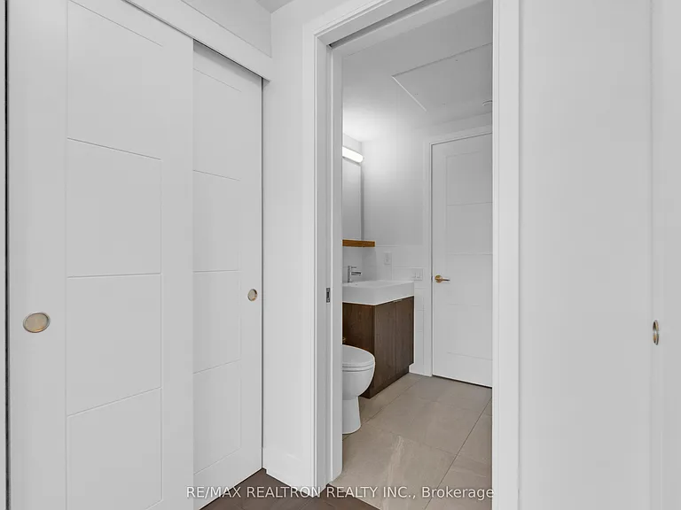 2525 Bathurst St #310 — Photo 24